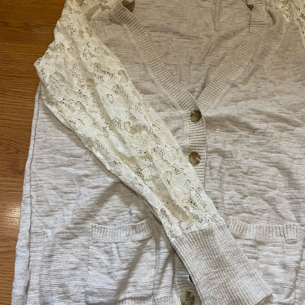 Lace sleeve cardigan